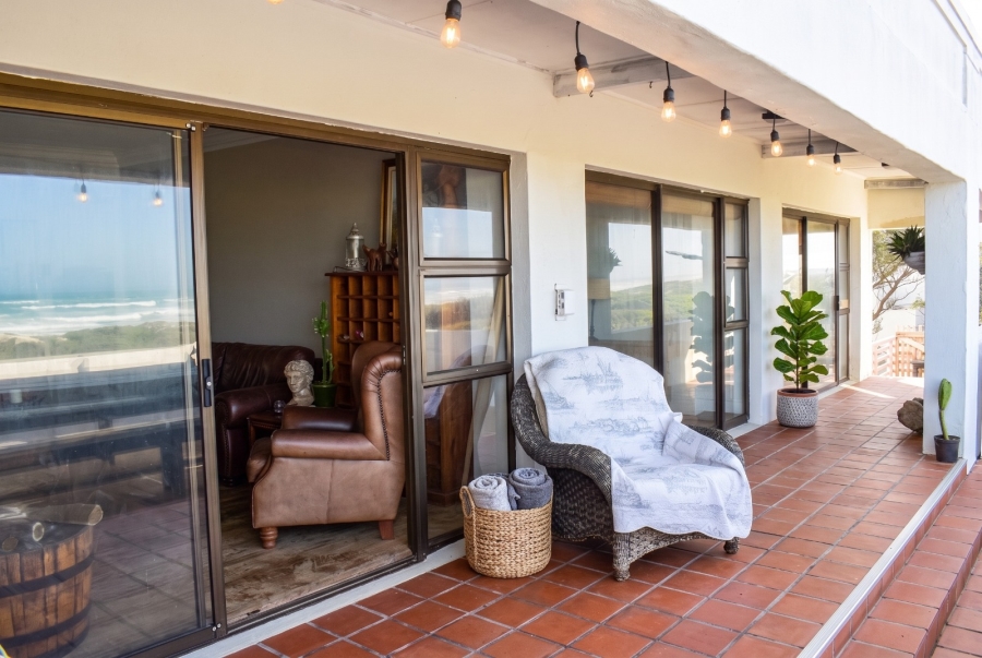 4 Bedroom Property for Sale in Struisbaai Western Cape